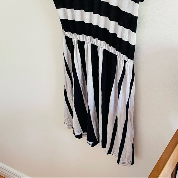 H&M Black and white striped dress - Picture 7 of 7